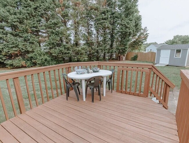 Building Photo - 6497 Brooking Ct