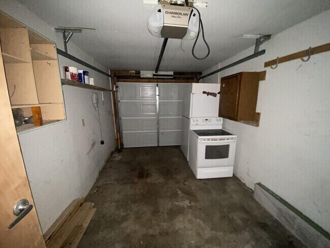 Building Photo - 210 Edgemoor St