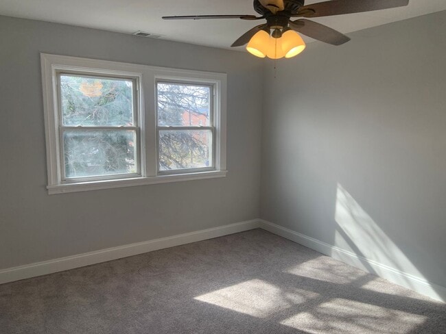 Building Photo - West Baltimore 4 Bedroom 1.5 Bathroom Town...