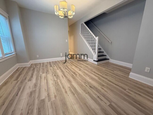 Building Photo - 1441 W 58th St