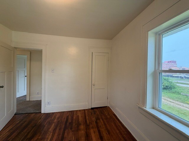 Building Photo - 626 E Dayton St