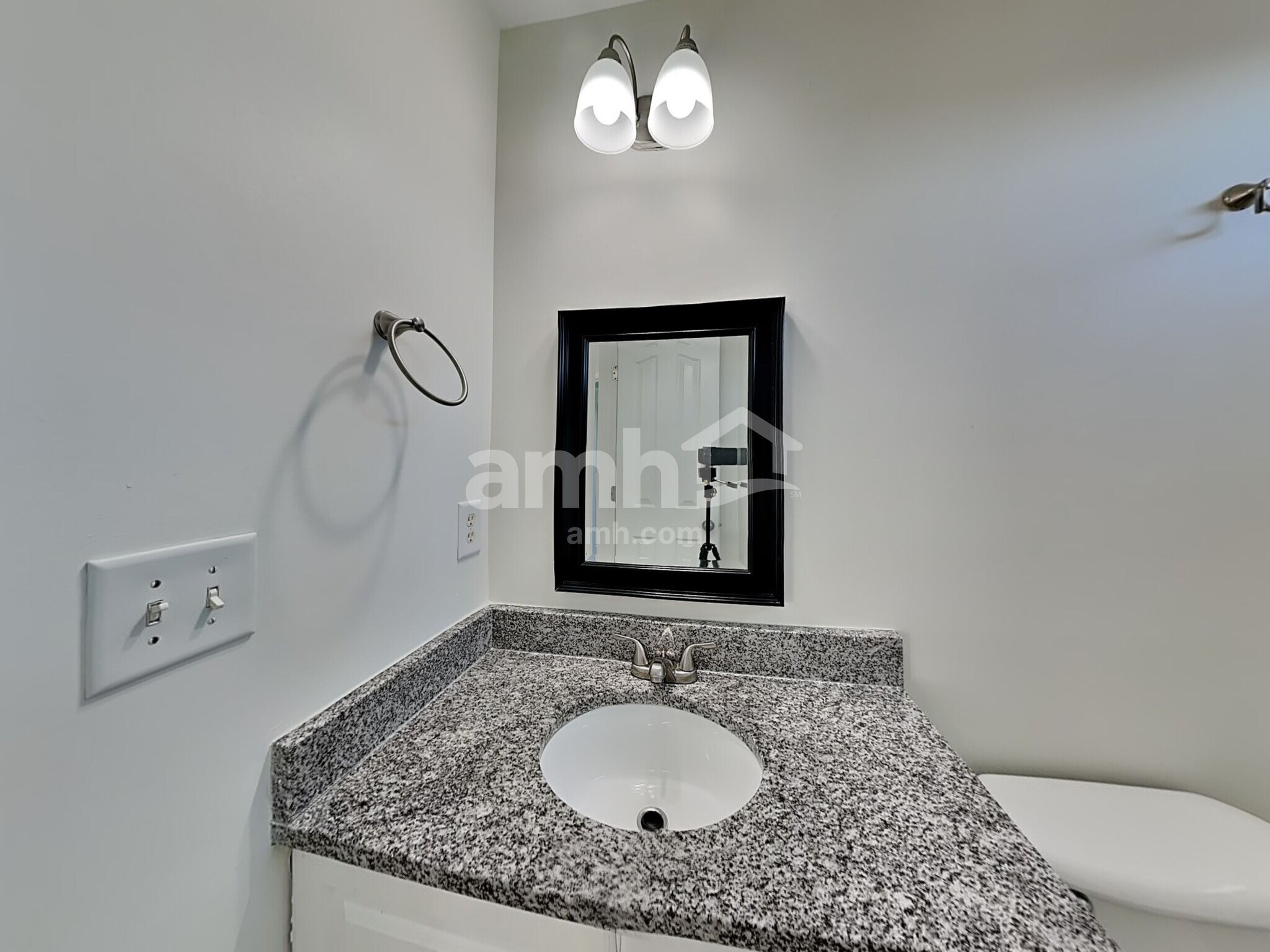 Building Photo - 5006 Lazy Day Ln