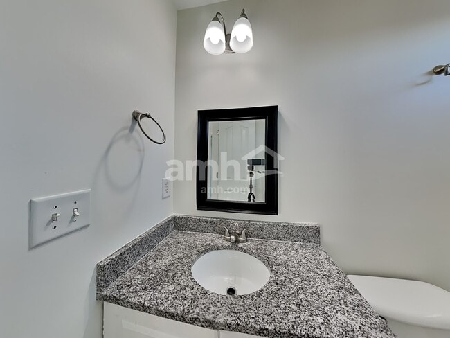 Building Photo - 5006 Lazy Day Ln