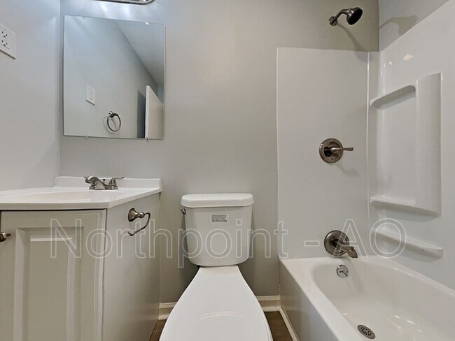 Building Photo - 9652 Ditman Way