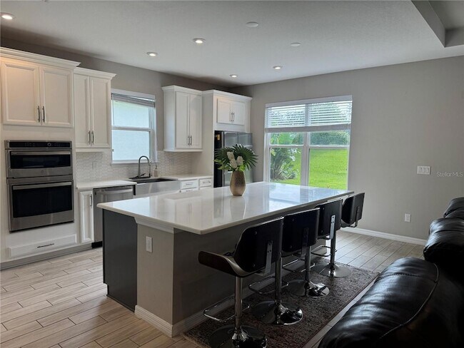 Building Photo - 7298 Bluestem Ct