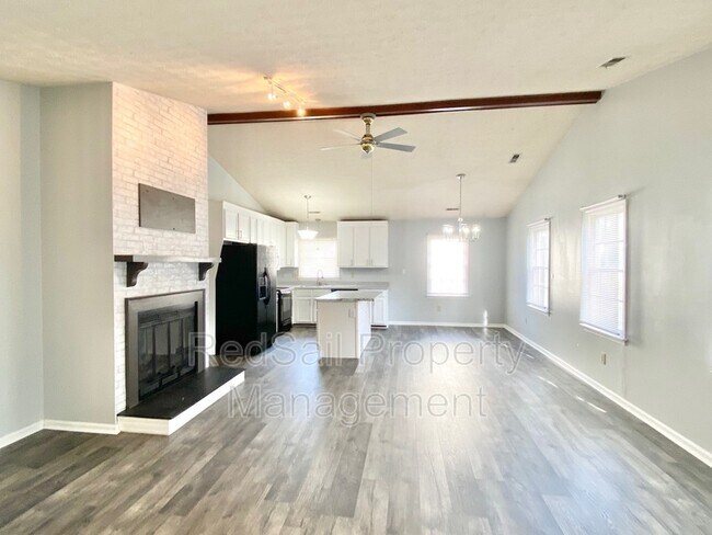 Building Photo - 707 Mandy Trail