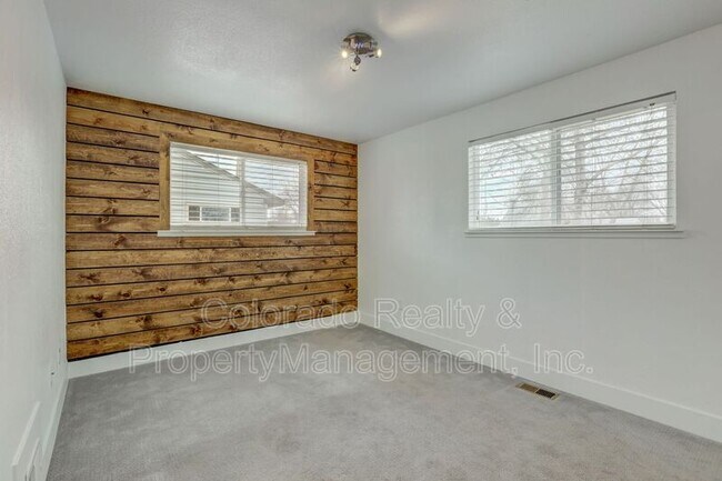 Building Photo - 2581 S Hazel Ct