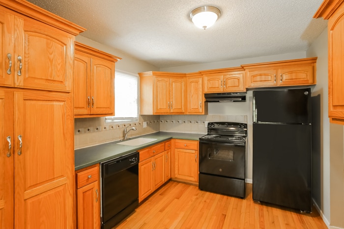 Building Photo - 909 Ridge Dr