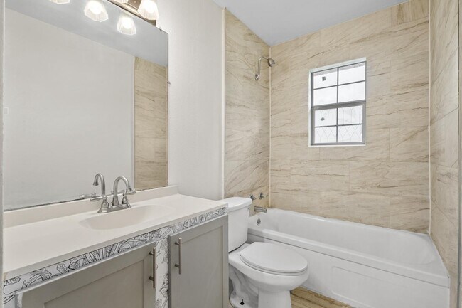 Building Photo - 759 Avondale Ave