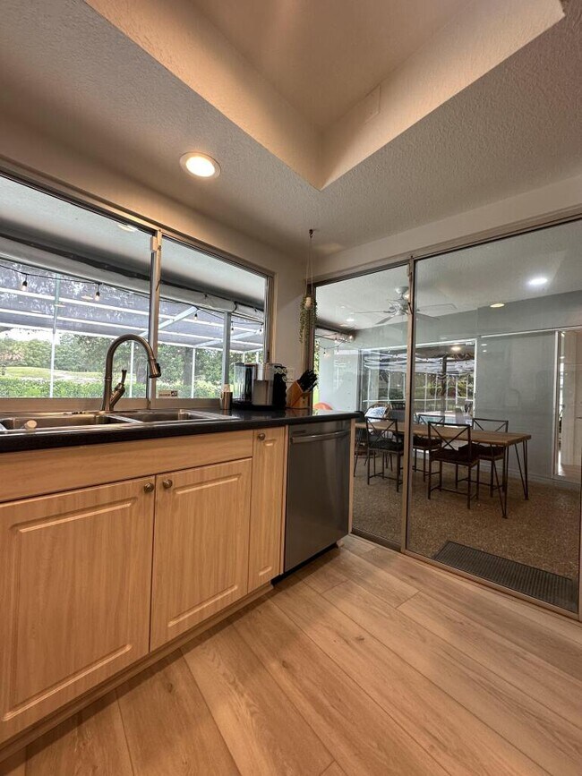 Building Photo - 2780 Landmark Dr