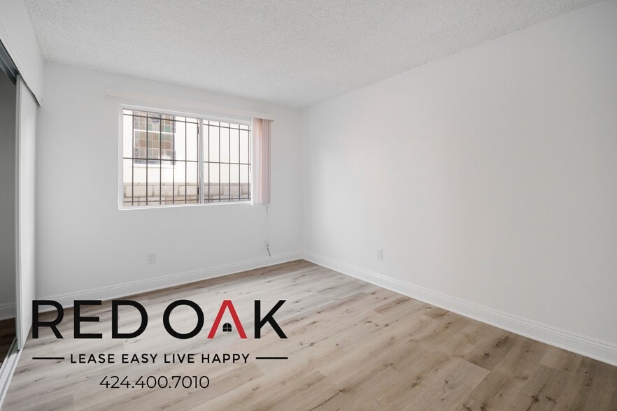 Building Photo - 1500 S Gramercy Pl