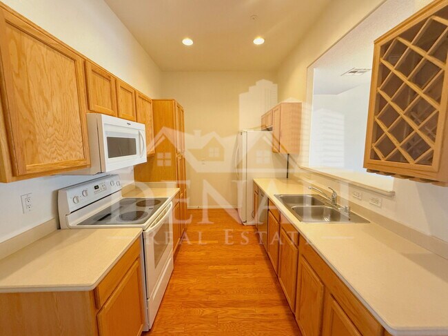 Building Photo - 15802 N Hidden Valley Ln