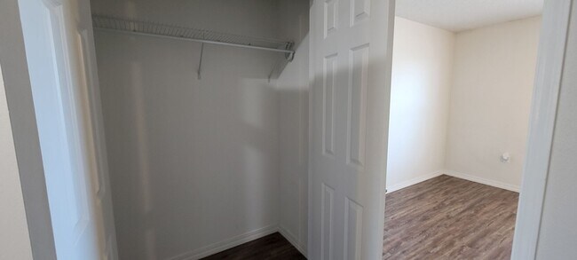 Building Photo - NEW LUXURY ONE BEDROOM APARTMENT UNFURNISHED