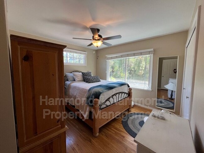 Building Photo - 8422 Fable Ave