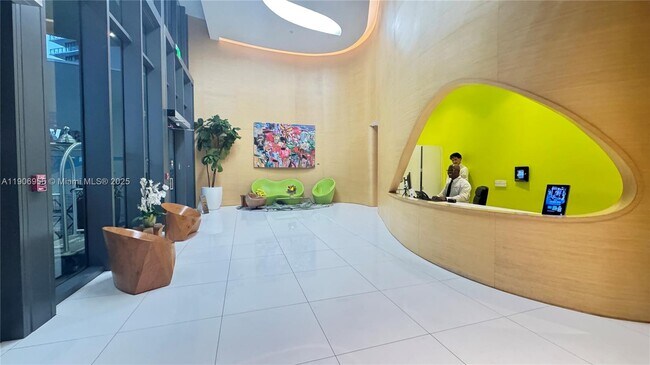 Building Photo - 501 NE 31st St