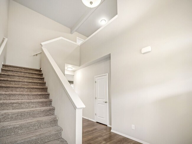 Building Photo - Charming North Spokane Home in a Quiet Neighborhood ? Limited-Time Move-In Special: Half Off Your...