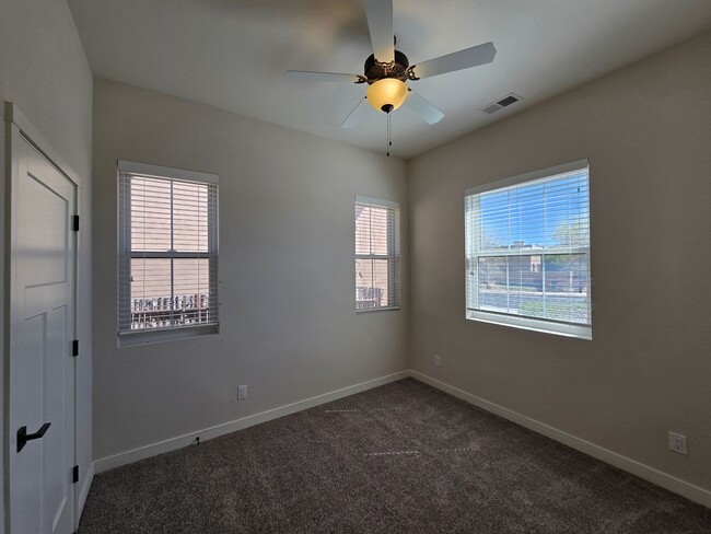 Building Photo - 3161 Viale Tresana Ct