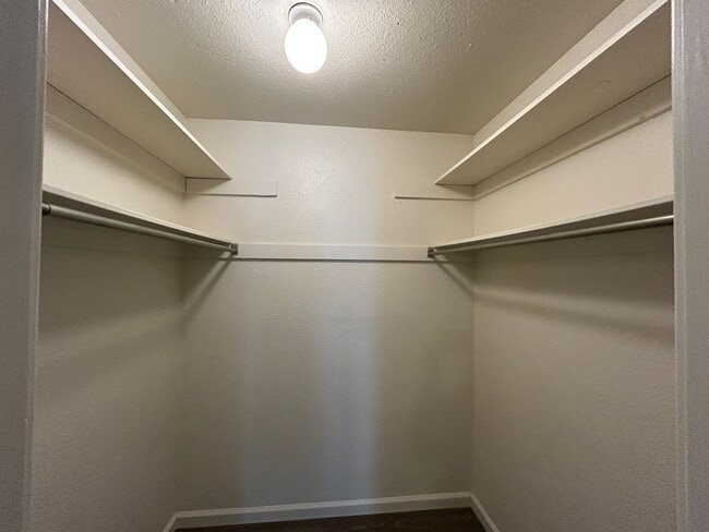 Building Photo - Cute Halfplex in Quiet Neighborhood