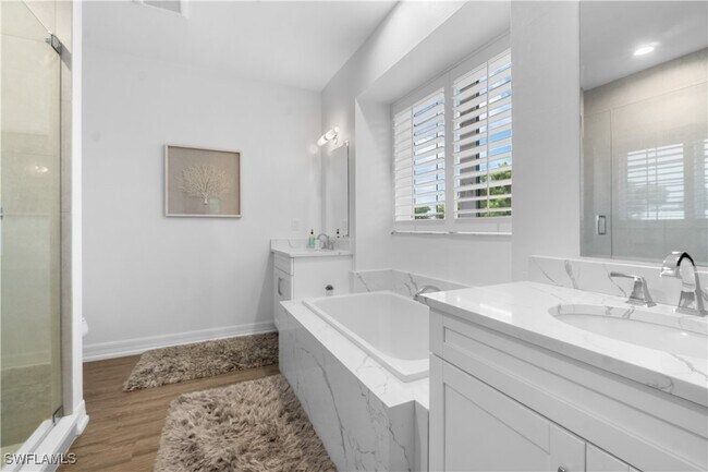 Building Photo - 991 8th St S