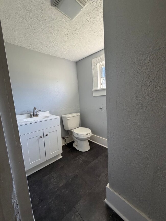 Building Photo - Deposit Special! You're Home Awaits