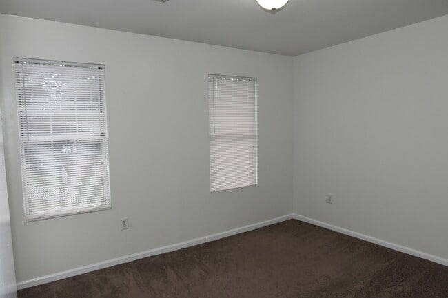 Building Photo - GAR