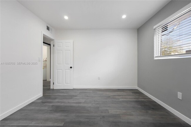 Building Photo - 28 NW 34th Terrace