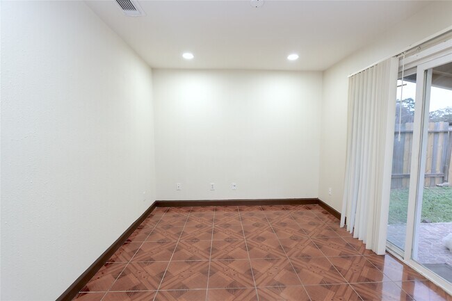 Building Photo - 4823 Canyon Blanco Dr