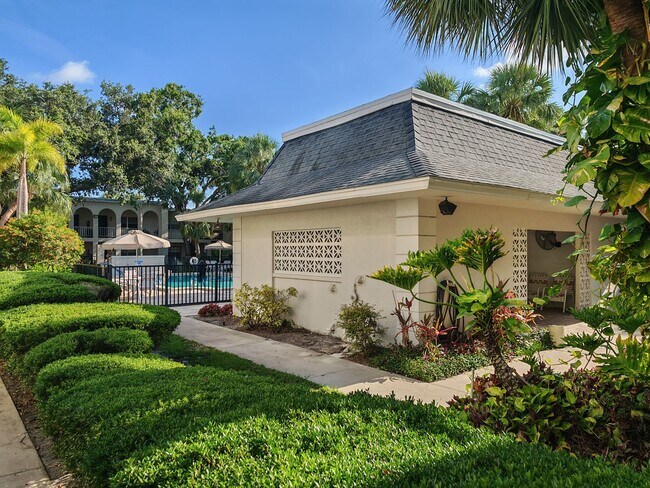 Building Photo - Charming 2-Bedroom Home in an Unbeatable L...