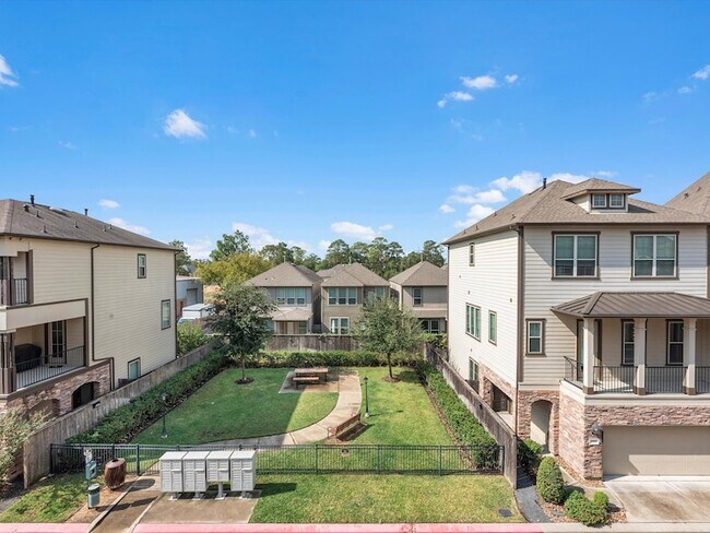 Building Photo - 1762 Sierra Crest Dr