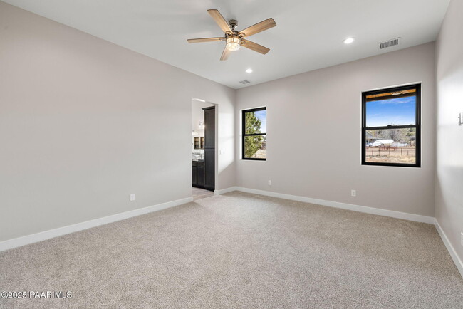 Building Photo - 4613 W Stazenski Rd