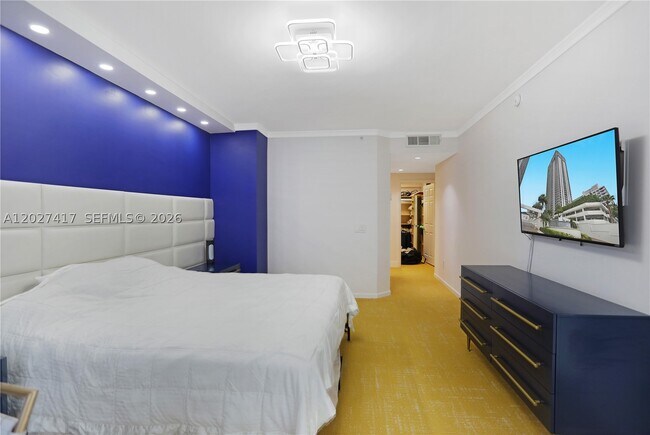 Building Photo - 4775 Collins Ave