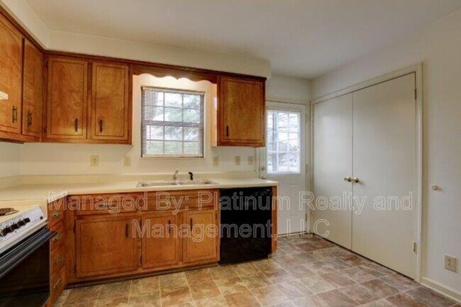 Building Photo - 1601 Minglewood Dr