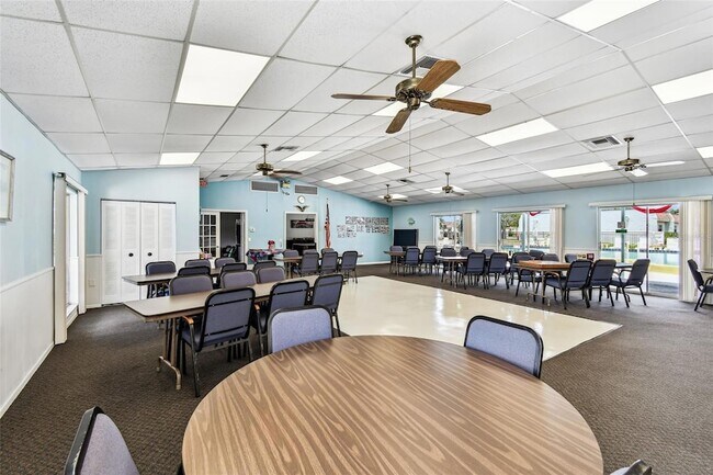 Building Photo - 9032 Mission Oaks Blvd