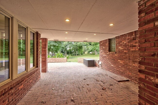 Building Photo - 2429 Cedar Oak Dr