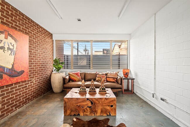 Building Photo - 5975 Armour Dr