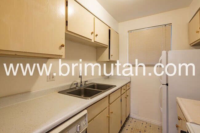 Building Photo - 1418-1426 S. 1100 E. - 7S