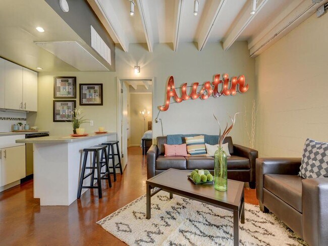 Primary Photo - 2408 Leon St