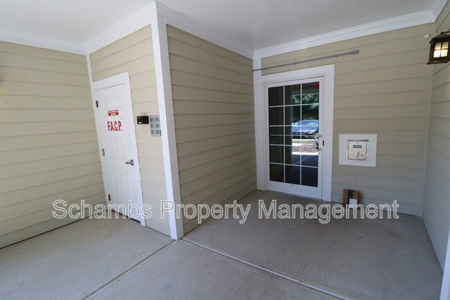 Building Photo - 933 Portstewart Dr