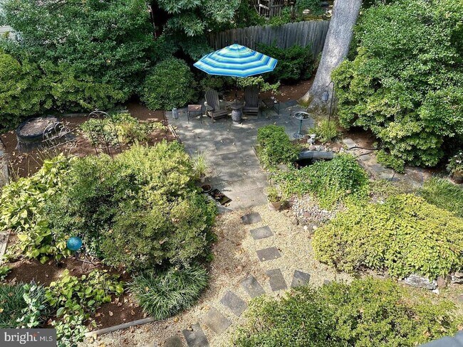 Building Photo - 8208 Thoreau Dr