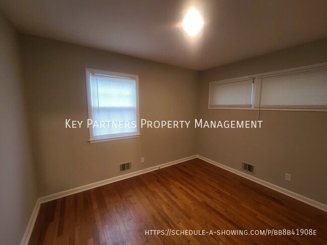 Building Photo - 7115 Larsen-