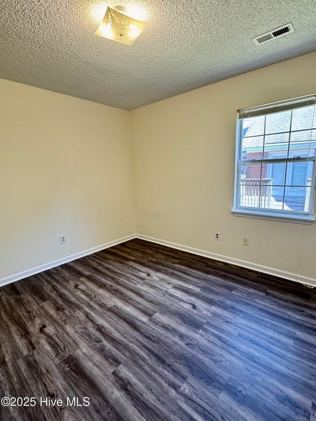 Building Photo - 1303 Angels End