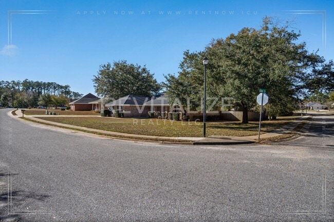 Building Photo - Beautiful 4-Bed 2-Bath Home on Corner Lot in Gated Community