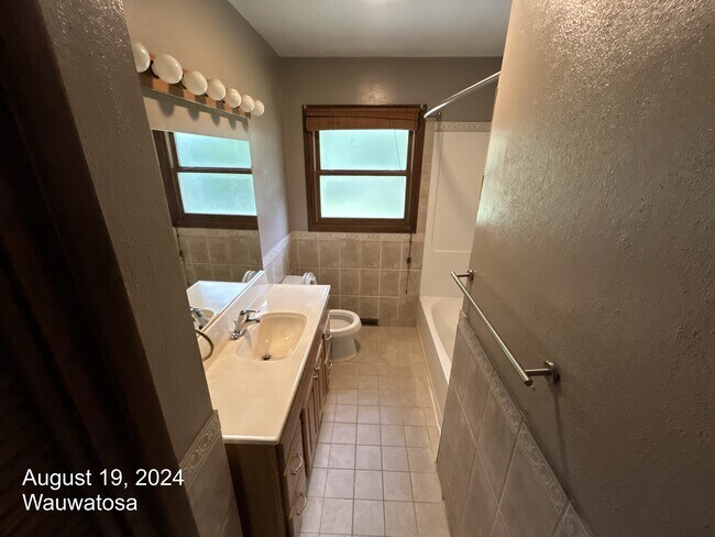 Building Photo - 9431 W Marion St