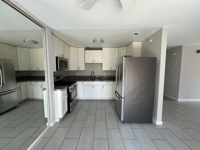 Building Photo - 3 Bedroom, 2 Bathroom