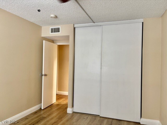 Building Photo - 750 S Royal Crest Cir