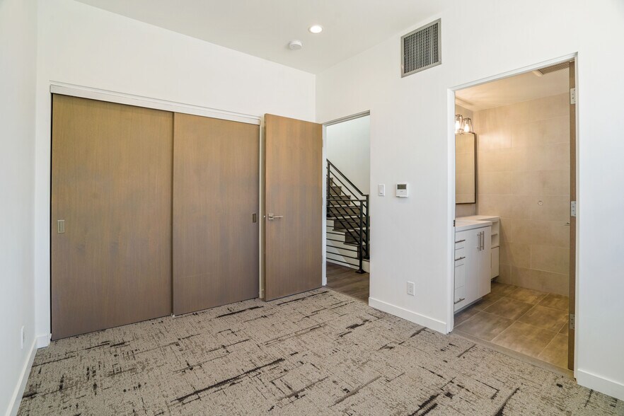 Building Photo - 10393 Tag Ln