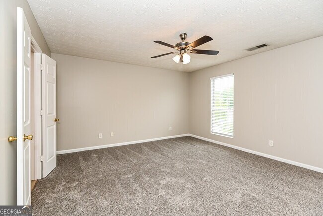 Building Photo - 3714 Crescent Hill Ln