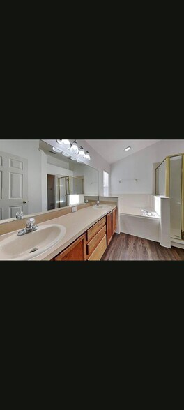 Building Photo - 6805 Waterton Dr