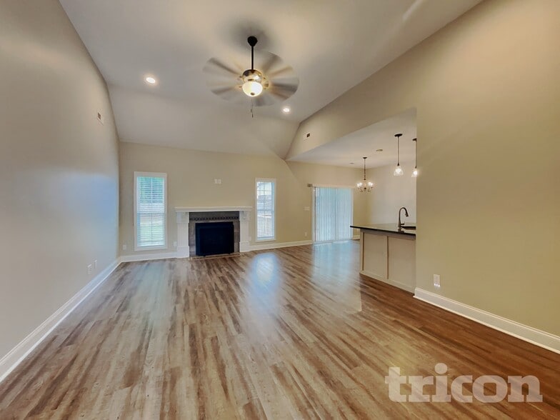 Building Photo - 120 Sumter Ln