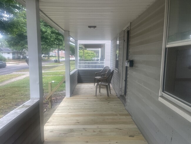 Building Photo - 1353 Grant St